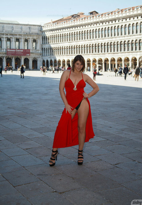 Carolina Barabaschi pretty pornstar images