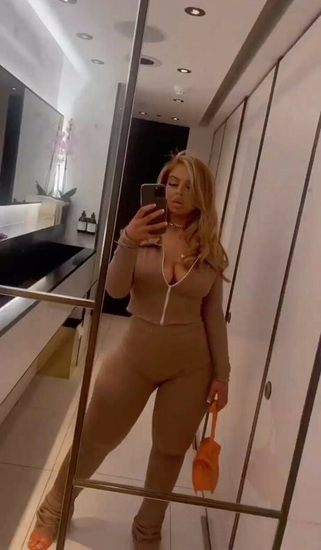 Esmee Dream pornstar nice gallery