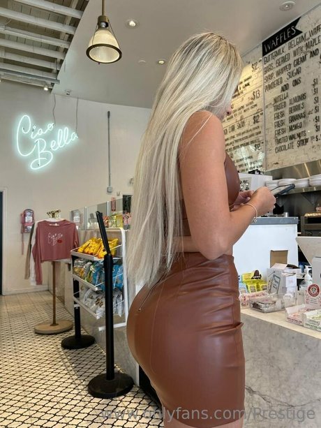 Issa Vegas pretty pornstar image