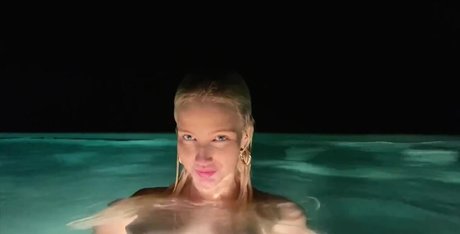 Linsey99 model exclusive image