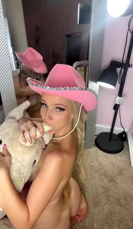 Linsey99 model best photos