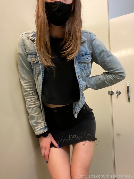 Miss Kitty Meow hd model photo