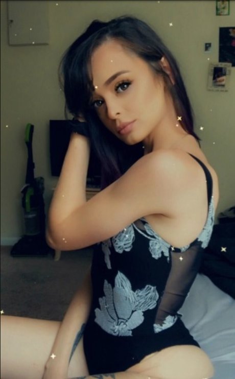 Mystichan pornstar xxx pic