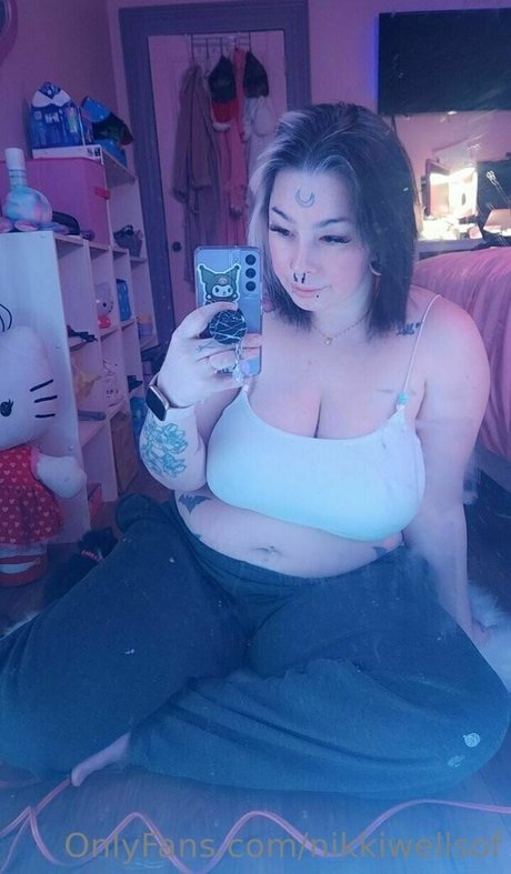 Nikkiwellsof sexy model pic