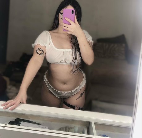 lilmawi pornstar adult image