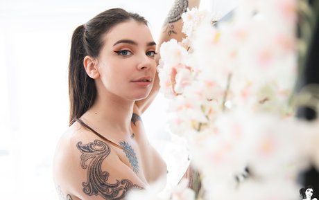 Pia Lora model pretty picture