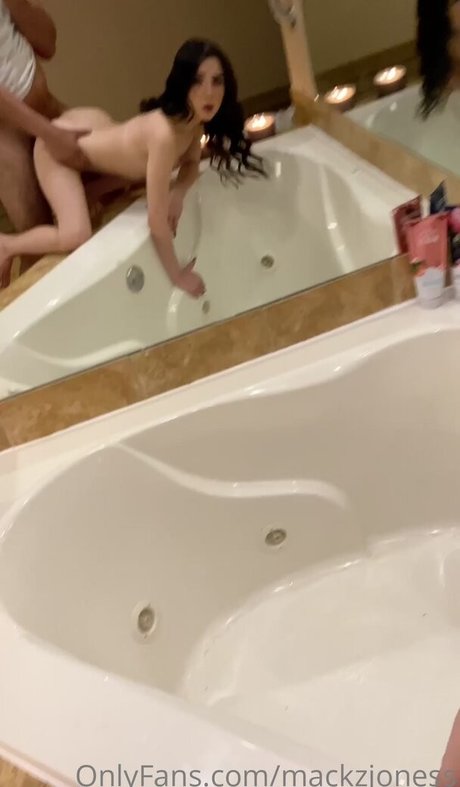 Mackenzie Jones nice model picture