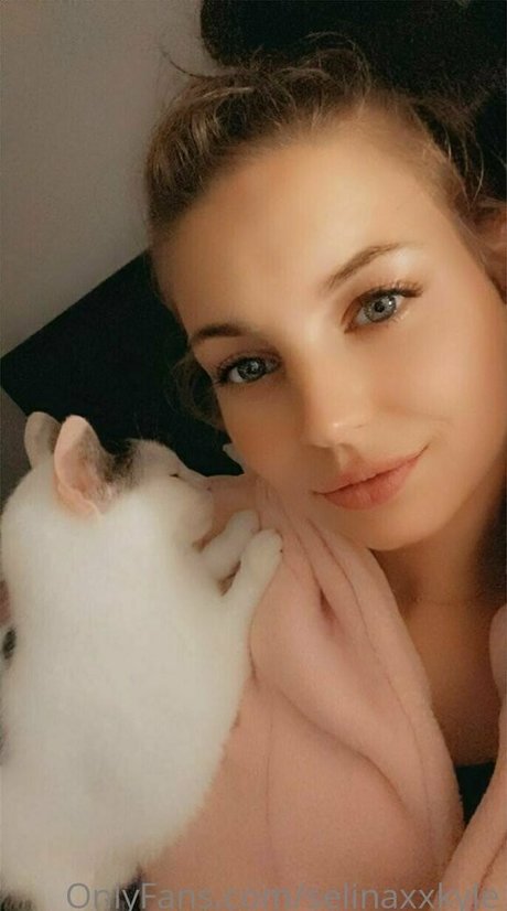 selinaxxkyle erotic pornstar picture