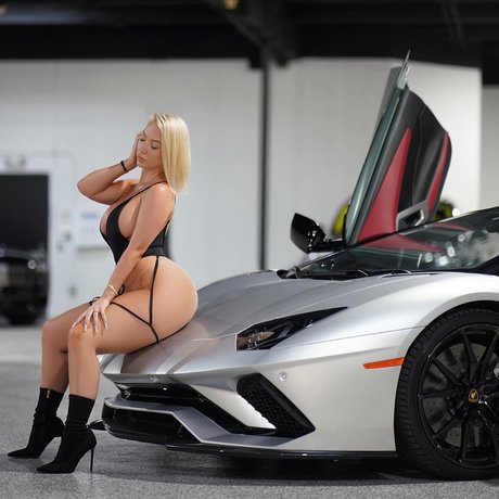 Molly Cavalli naked pornstar archive