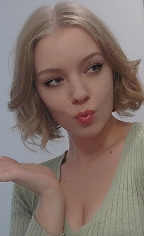 jovi fragole top actress picture