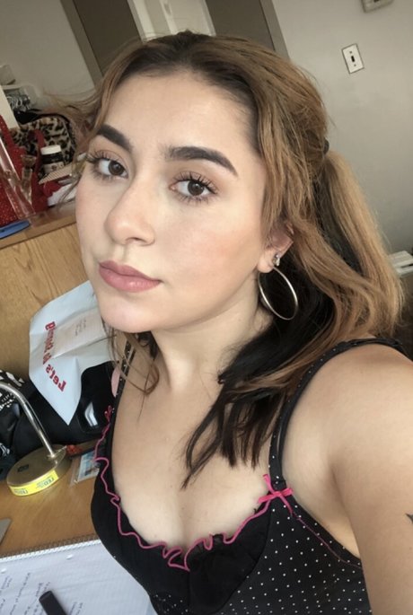 JuicyJ777 xxx model pics