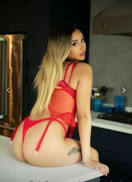 Queen Star Alien exclusive pornstar picture