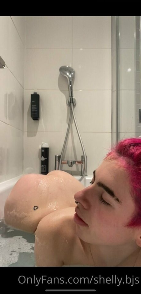Shelly BJs hot pornstar pic