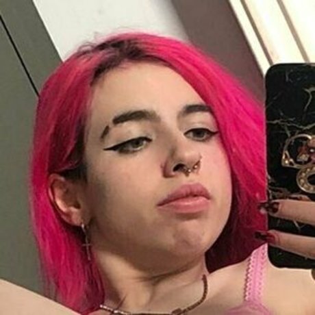 Shelly BJs porn model pictures