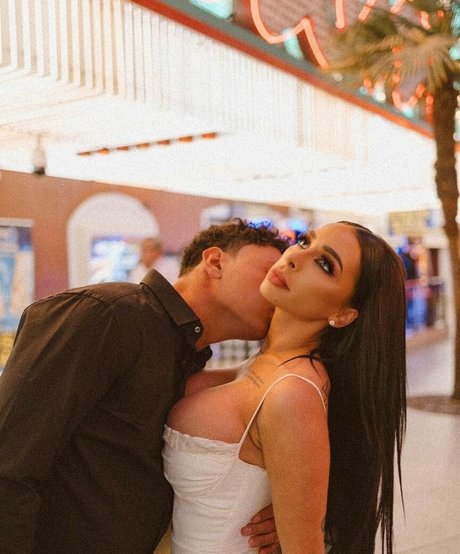 Claudiaxxxrose vip nude model img