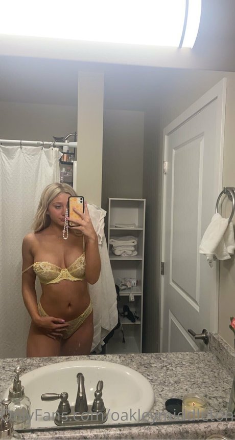 Oakleymiddleton18 nude pornstar images