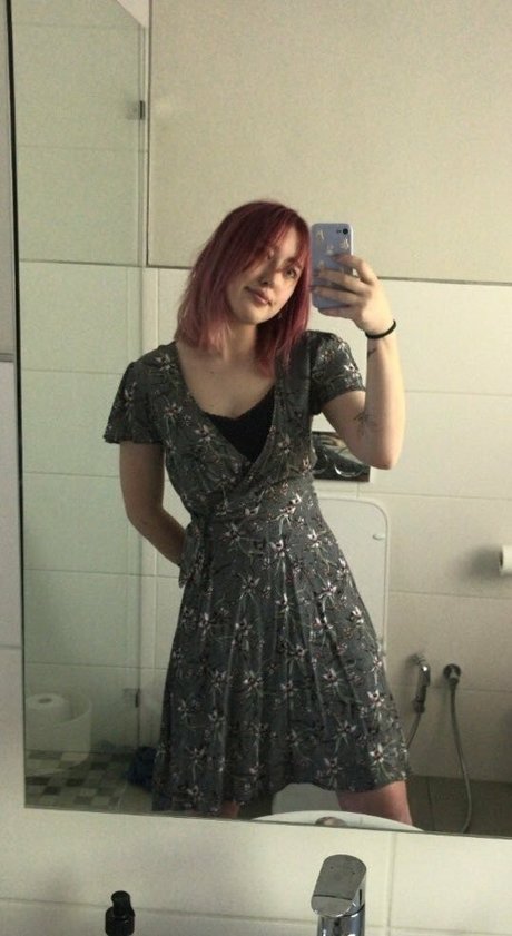 Moshpitmi beautiful star pics