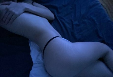 Tch0m pornstar nude picture