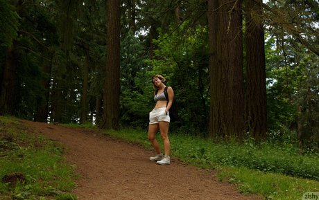 Peach Kennedy star pretty image