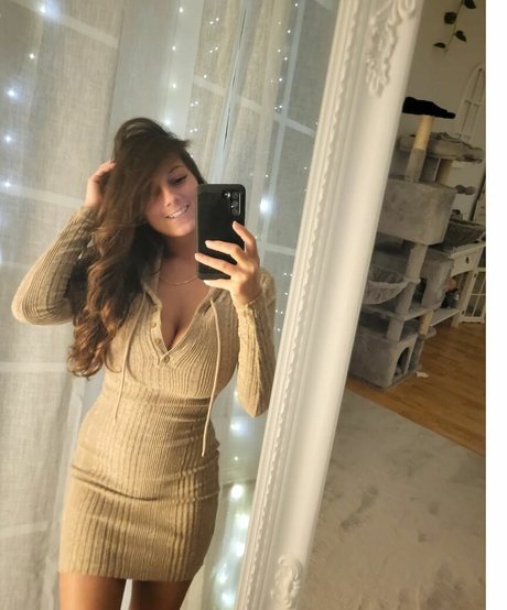 KaitySun model adult picture