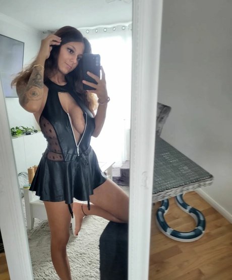 KaitySun erotic actress pic