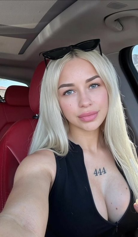 lindseyparanormal model free photos