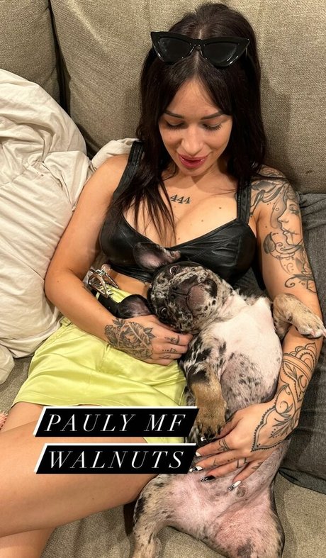 lindseyparanormal model sexy photo