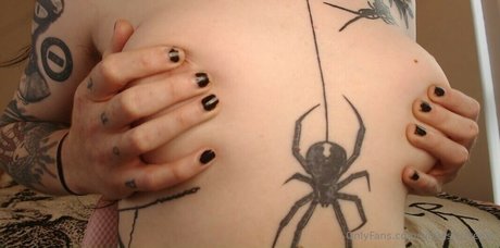 siouxsie steele model naked images