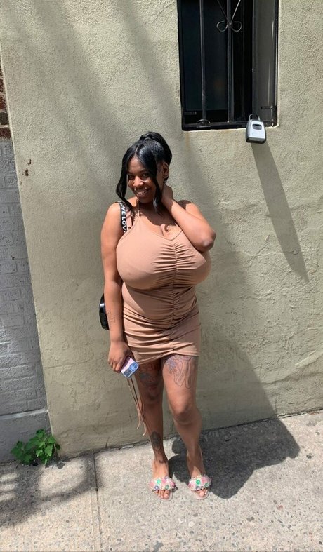 QuanaStevens erotic actress pic