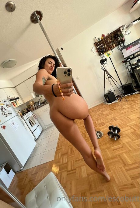 escobutt model naked image