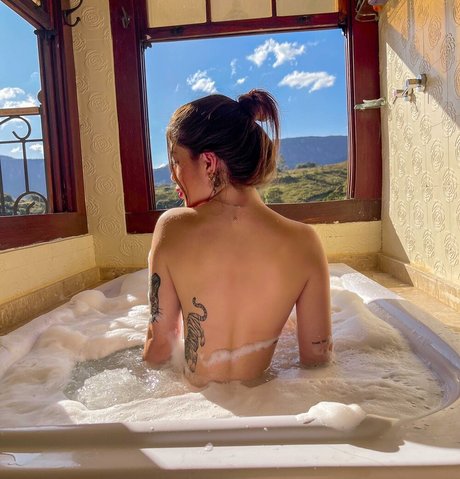 Bruna Figueiredo Profile pic