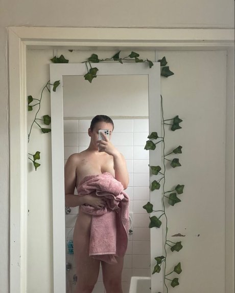 BitterBritt nudes actress img