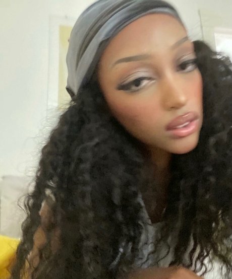 Solaya Ismail pretty star picture