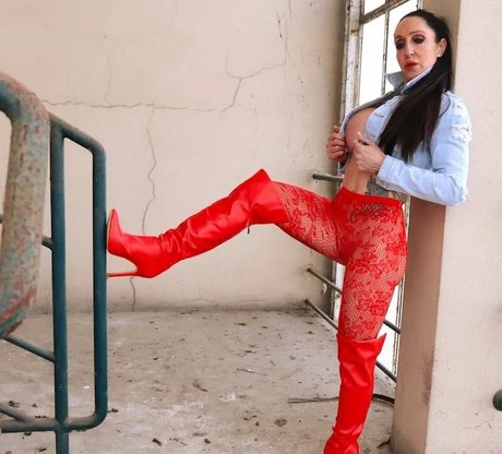 robertabrevi model high quality image