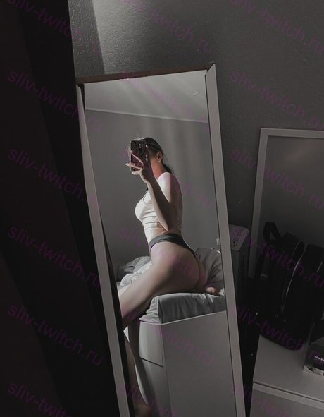 Leron Baron erotic model img