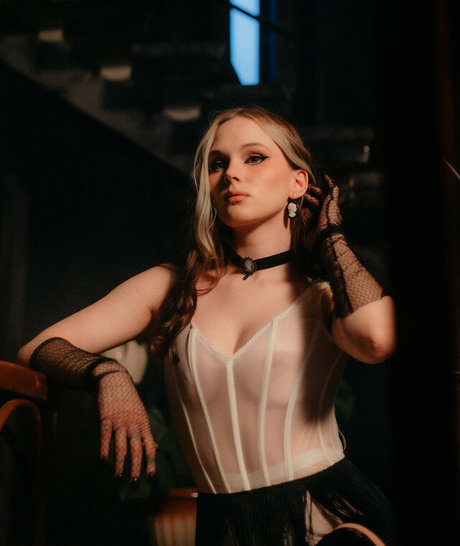 Leron Baron sexy star image