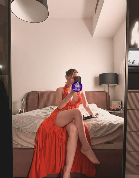 Leron Baron model hot photo