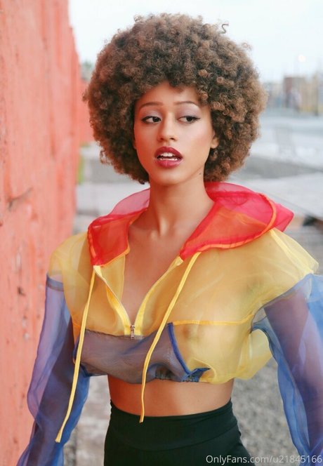 stormimayafree pretty pornstar pics