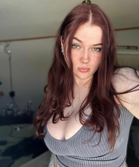 Omwhore sexy actress galleries