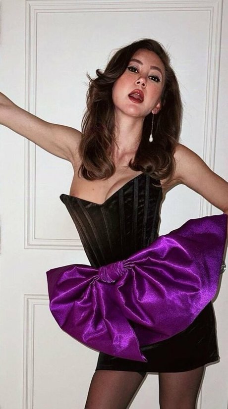 Kimiko Glenn pornstar exclusive photos