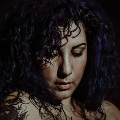 griminatorfree naked model photo