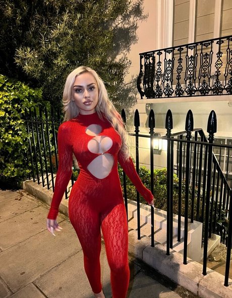 Alicia Bell hot actress archive