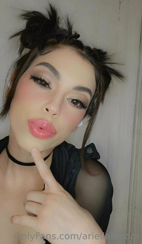 ariellabloom model exclusive pictures