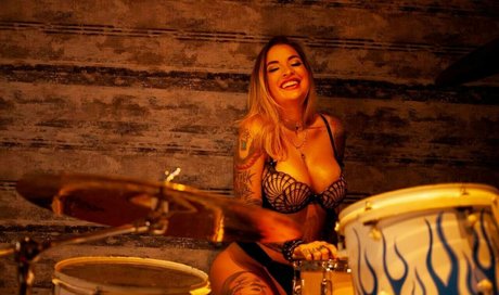 claraaguilarfree model beautiful photo