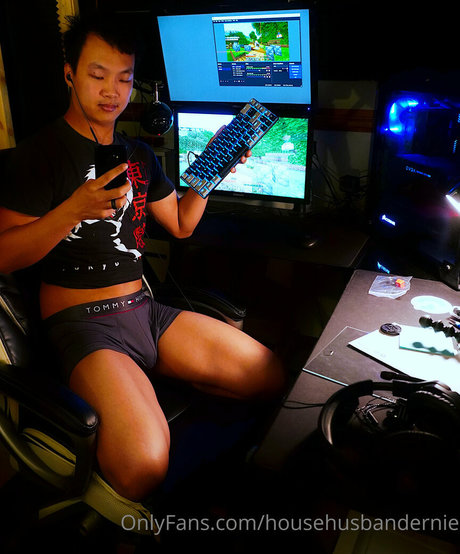 househusbandernie porn model gallery