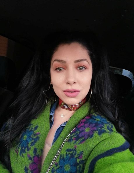 naughtydonna nice model photo