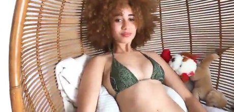 xulanichristine pornstar perfect picture