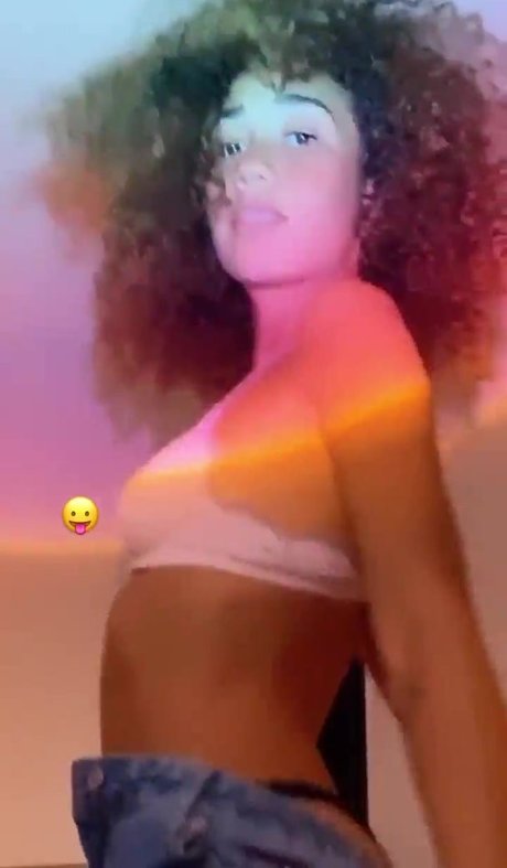 xulanichristine model naked img