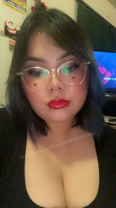 xsubmissivelissx model nude images