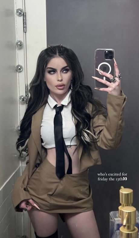 emmanorton nudes model pictures